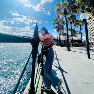 Meet your Posher, Zaneyta